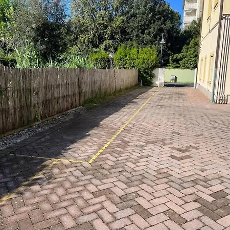 2 A 50m Dal Mare E Parcheggio Privato * Marina di Pietrasanta