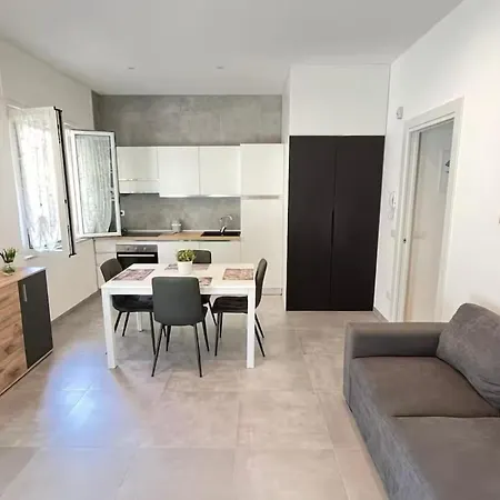 2 A 50m Dal Mare E Parcheggio Privato * Marina di Pietrasanta
