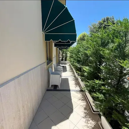 2 A 50m Dal Mare E Parcheggio Privato Marina di Pietrasanta